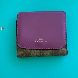 Coach Purple 💜 Smooth Leather Flap  Signature Print Compact Trifold Wallet VGUC